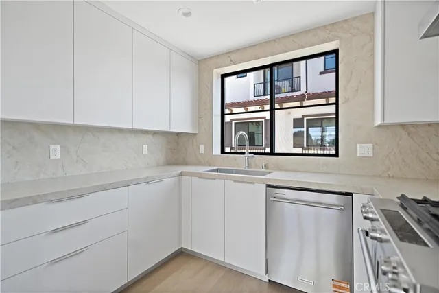 $1,075,000 | 200 South 2nd Avenue, Unit B, Arcadia, CA 91006