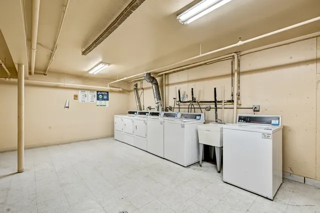 $145,000 | 14 A Kingery Quarter, Unit 204, Willowbrook, IL 60527