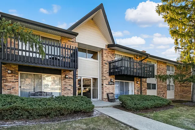 $145,000 | 14 A Kingery Quarter, Unit 204, Willowbrook, IL 60527