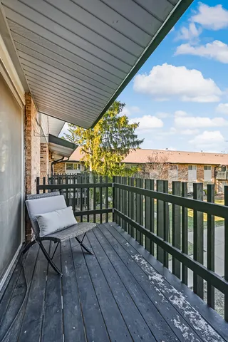$145,000 | 14 A Kingery Quarter, Unit 204, Willowbrook, IL 60527