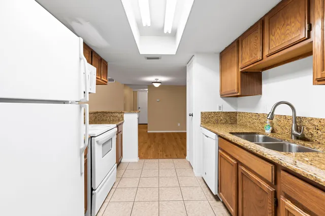 $1,450 | 14777 Wunderlich Drive, Unit 1506, Houston, TX 77069