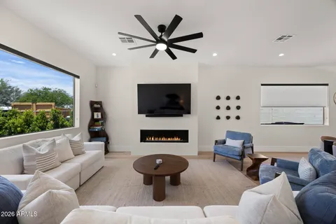 $2,189,000 | 4546 East Campbell Avenue, Phoenix, AZ 85018