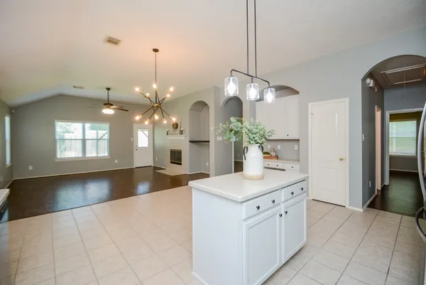 $2,100 | 24914 Oconee Drive, Tomball, TX 77375