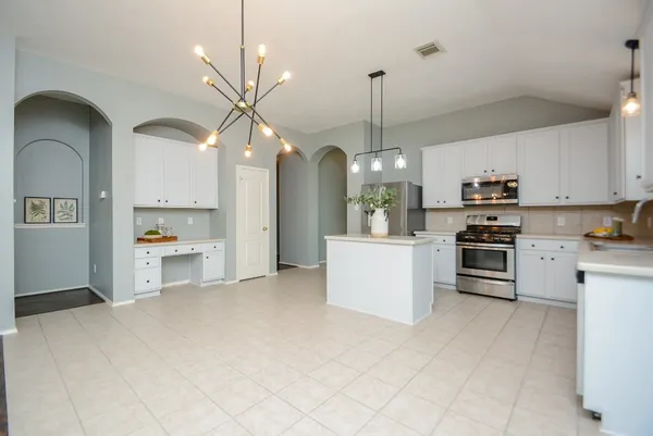 $2,100 | 24914 Oconee Drive, Tomball, TX 77375