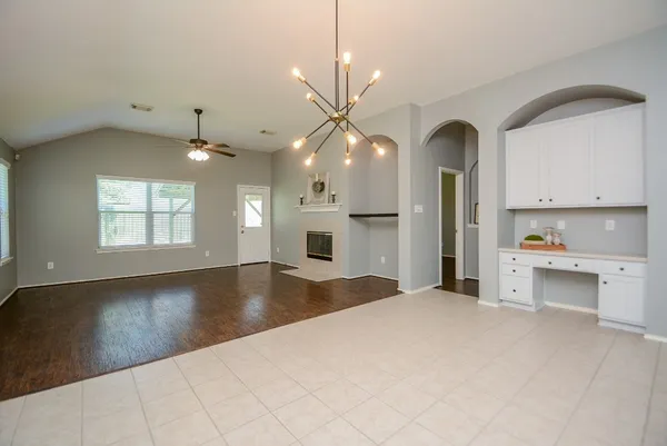$2,100 | 24914 Oconee Drive, Tomball, TX 77375