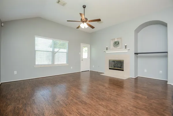 $2,100 | 24914 Oconee Drive, Tomball, TX 77375