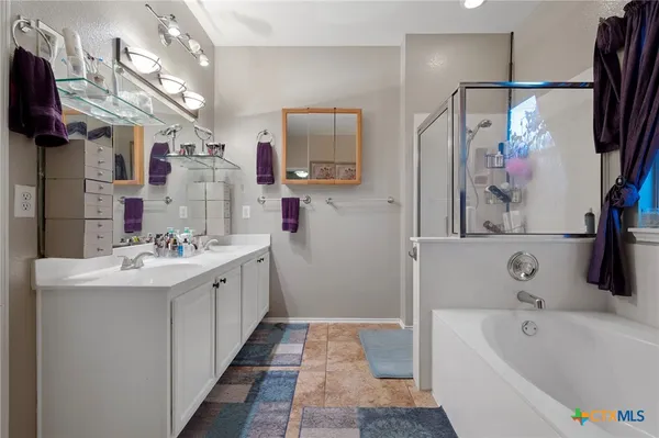 $394,500 | 17813 Floribundas Lane, Elgin, TX 78621