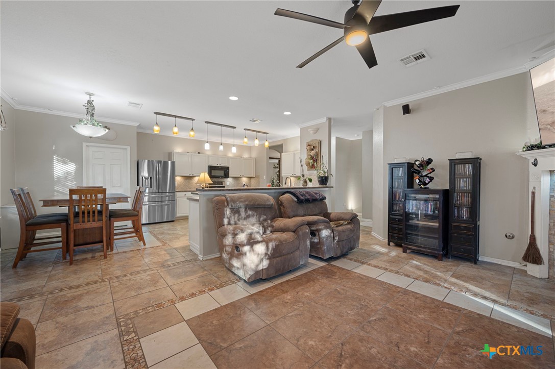 17813 Floribundas Lane Elgin, TX 78621 - Photo 8 of 39