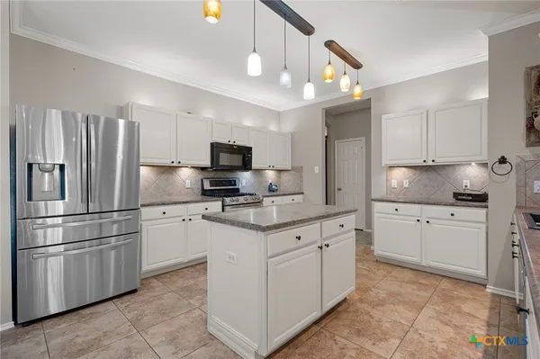 $394,500 | 17813 Floribundas Lane, Elgin, TX 78621