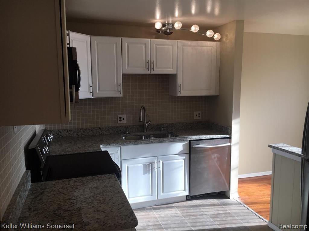 29400 Hoover Road Warren, MI 48093 - Photo 15 of 35