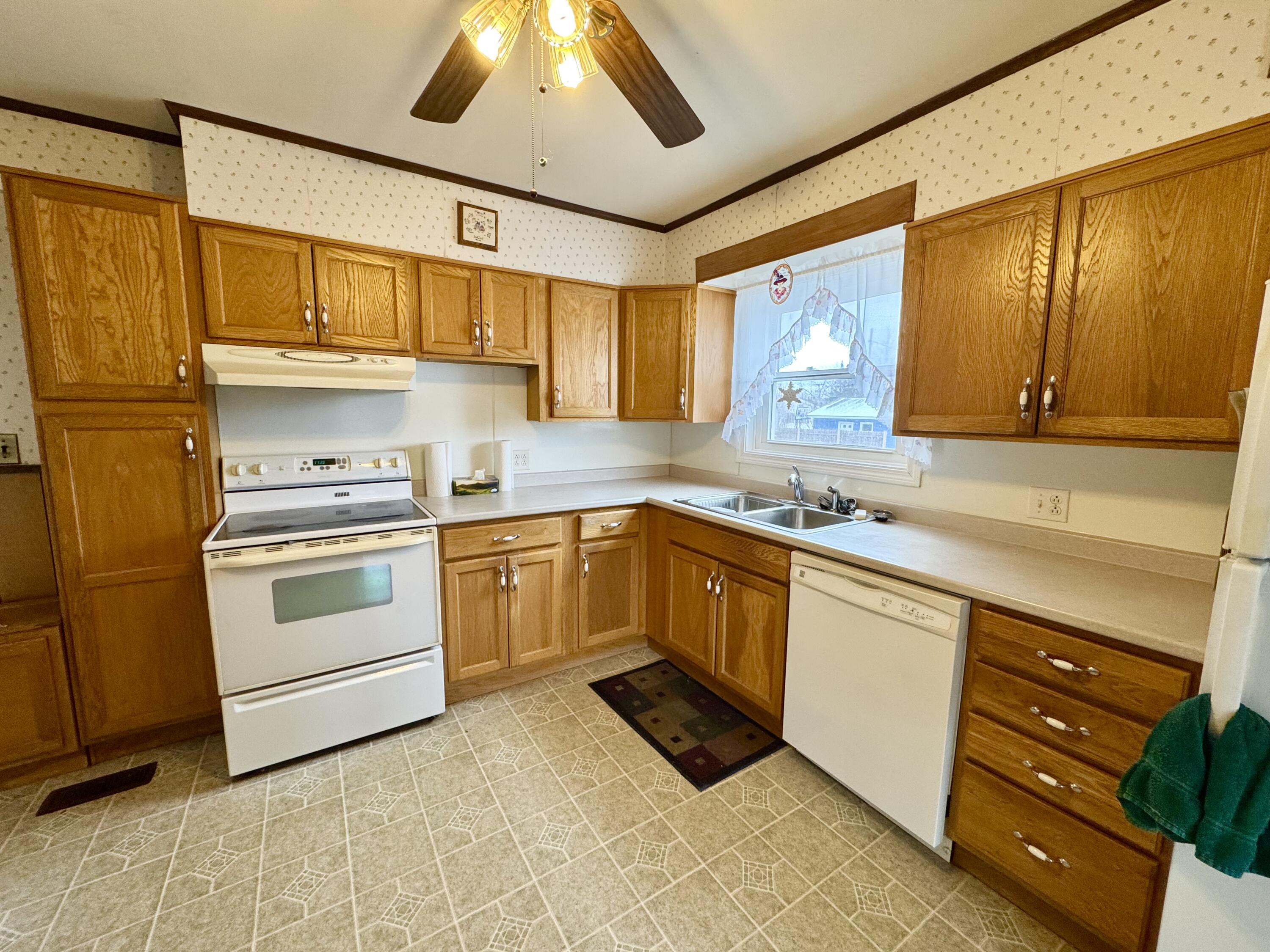 99 Canterbury Street Presque Isle, ME 04769 - Photo 6 of 27 99 Canterbury Street