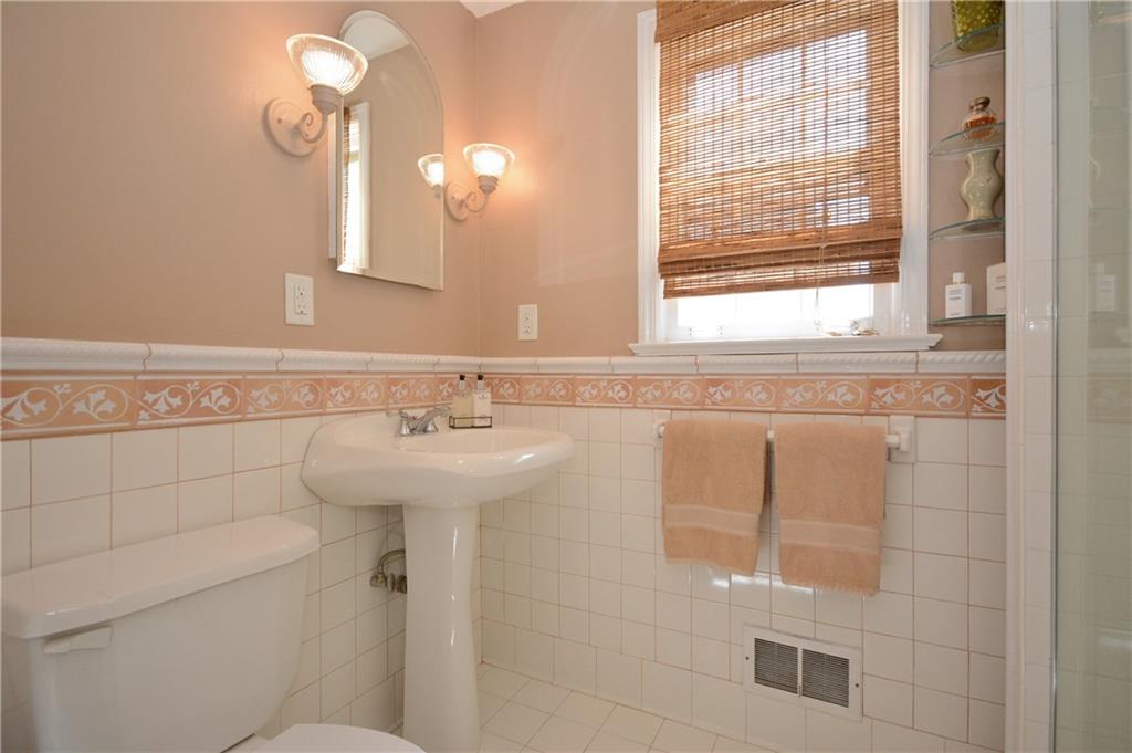 534 Guyasuta Road Pittsburgh, PA 15215 - Photo 14 of 25 Gallery Image 14