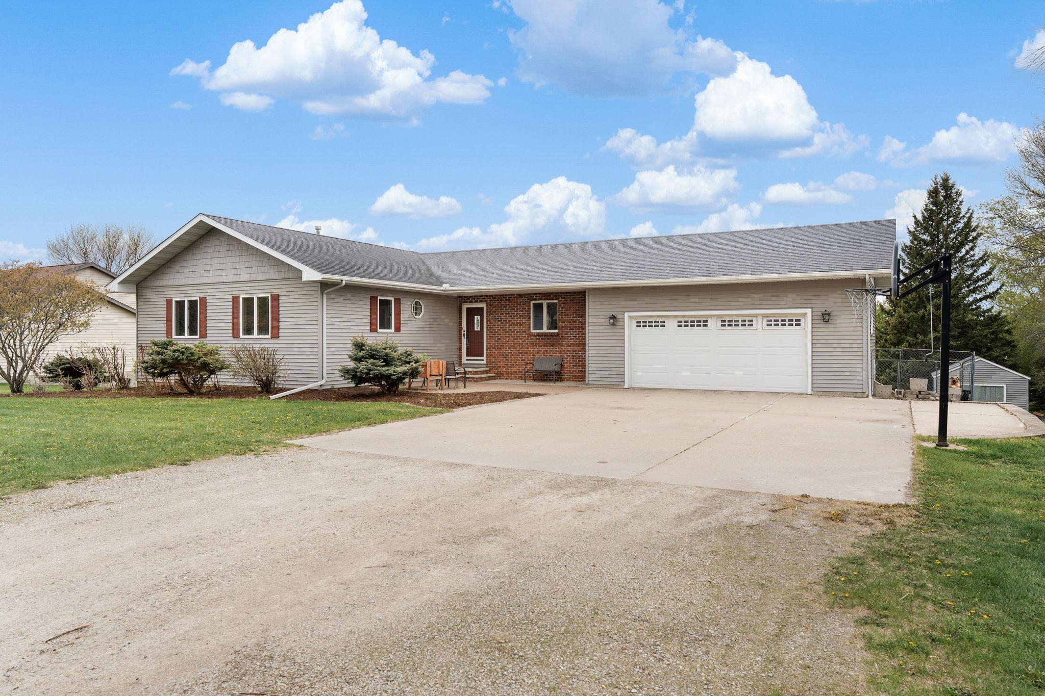 602 6th Street South Ellendale, MN 56026 - Photo 2 of 55