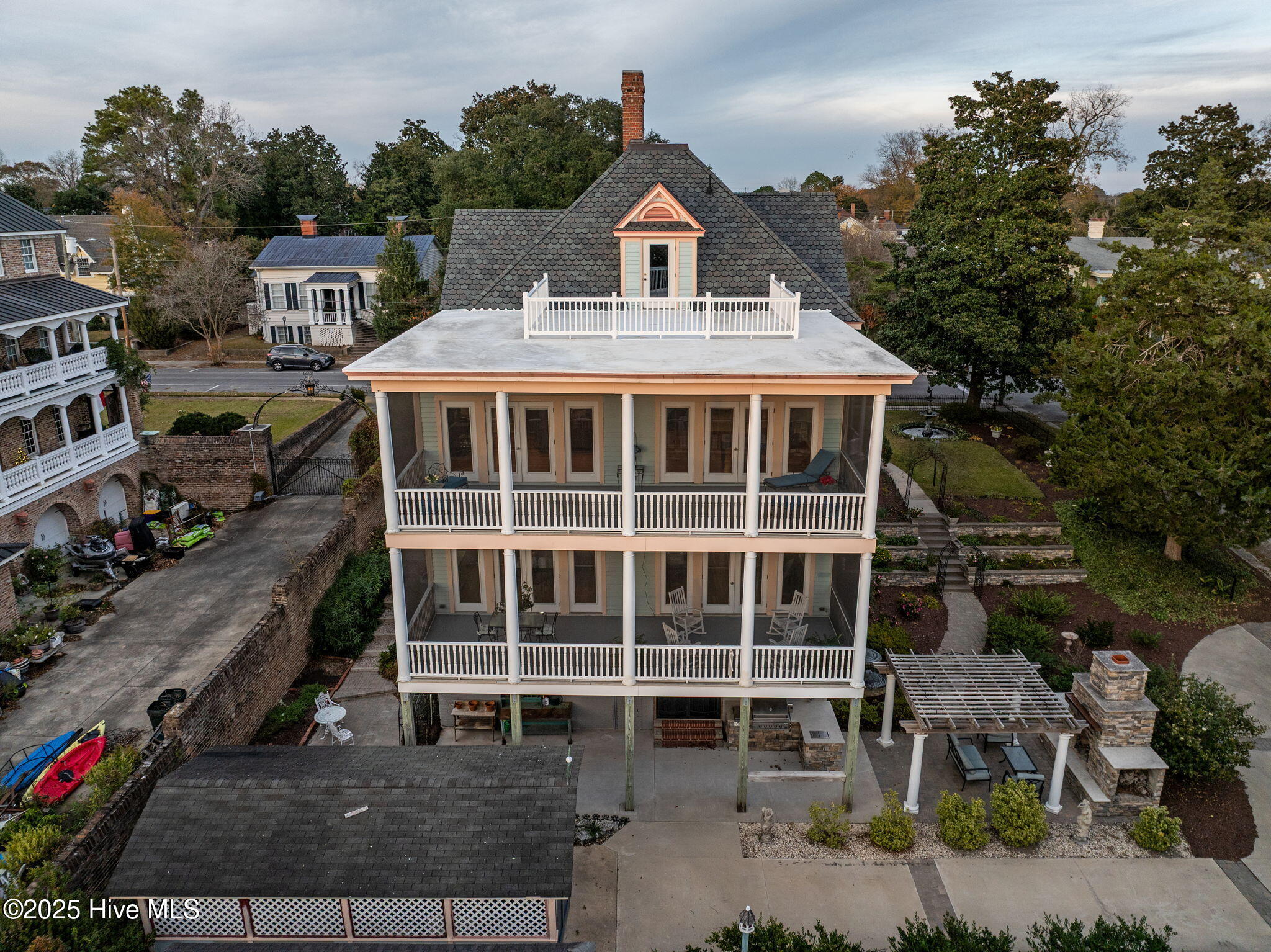 603 West Main Street Washington, NC 27889 - Photo 3 of 110 4-web-or-mls-DJI_0761