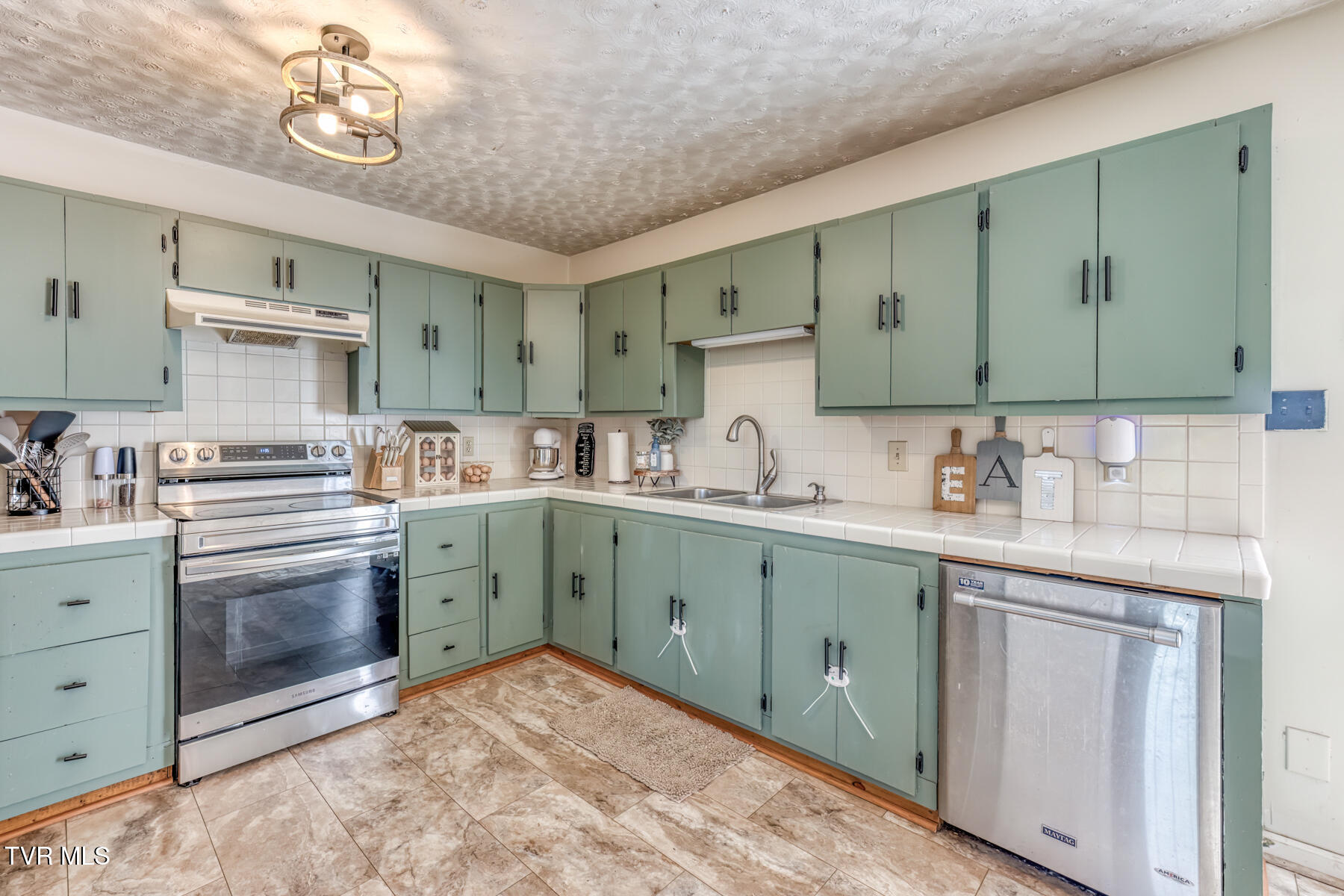 797 Muddy Creek Road Piney Flats, TN 37686 - Photo 15 of 48 797 Muddy Creek Rd-16