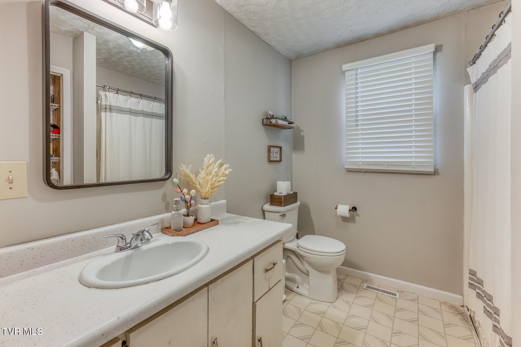 797 Muddy Creek Road Piney Flats, TN 37686 - Photo 23 of 48 797 Muddy Creek Rd-24