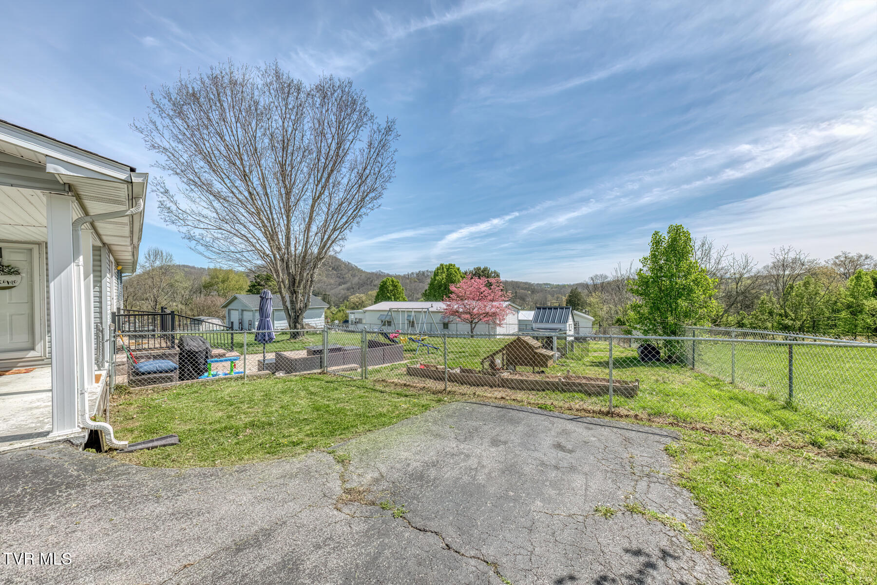 797 Muddy Creek Road Piney Flats, TN 37686 - Photo 30 of 48 797 Muddy Creek Rd-31