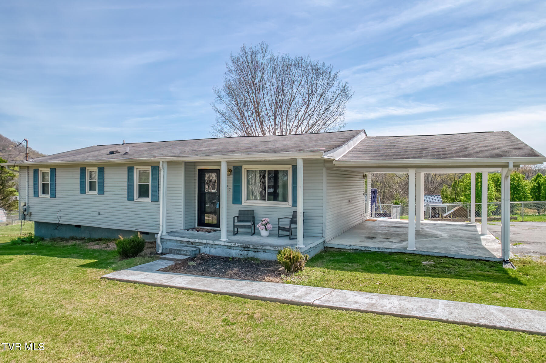 797 Muddy Creek Road Piney Flats, TN 37686 - Photo 3 of 48 797 Muddy Creek Rd-2