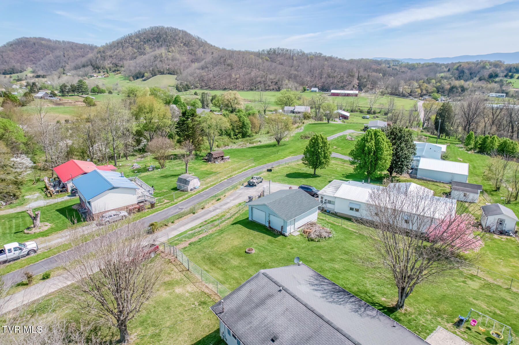 797 Muddy Creek Road Piney Flats, TN 37686 - Photo 45 of 48 797 Muddy Creek Rd-47