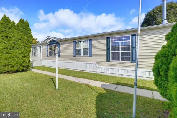 $130,000 | 302 Fox Pointe Drive, Unit 211, Dover, DE 19904