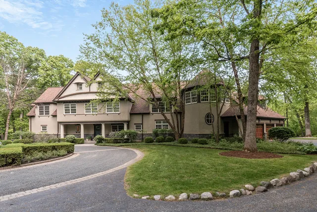 $3,450,000 | 145 Moffett Road, Lake Bluff, IL 60044