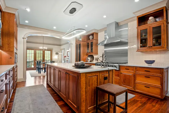 $3,450,000 | 145 Moffett Road, Lake Bluff, IL 60044