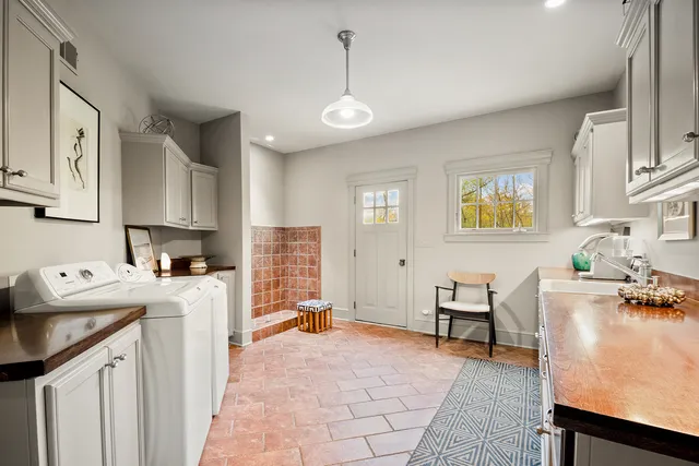 $3,450,000 | 145 Moffett Road, Lake Bluff, IL 60044