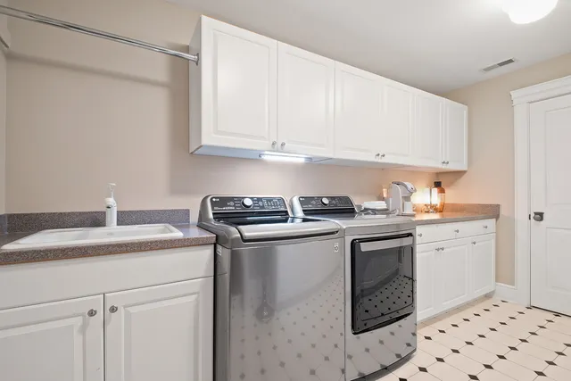 $3,450,000 | 145 Moffett Road, Lake Bluff, IL 60044