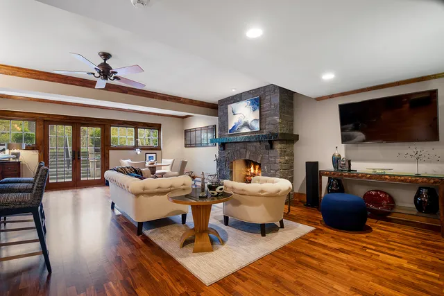 $3,450,000 | 145 Moffett Road, Lake Bluff, IL 60044