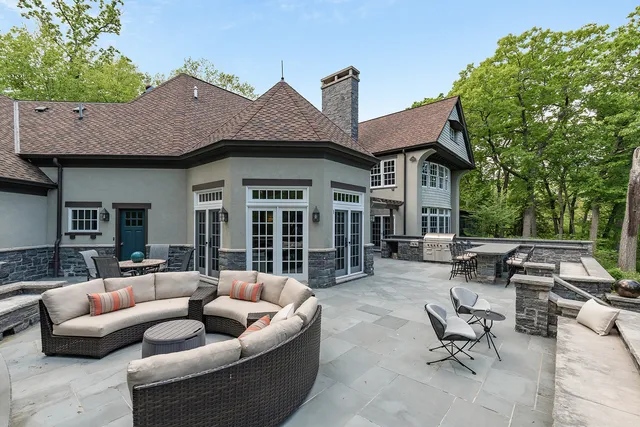 $3,450,000 | 145 Moffett Road, Lake Bluff, IL 60044