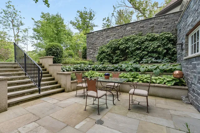 $3,450,000 | 145 Moffett Road, Lake Bluff, IL 60044