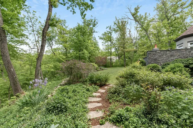 $3,450,000 | 145 Moffett Road, Lake Bluff, IL 60044