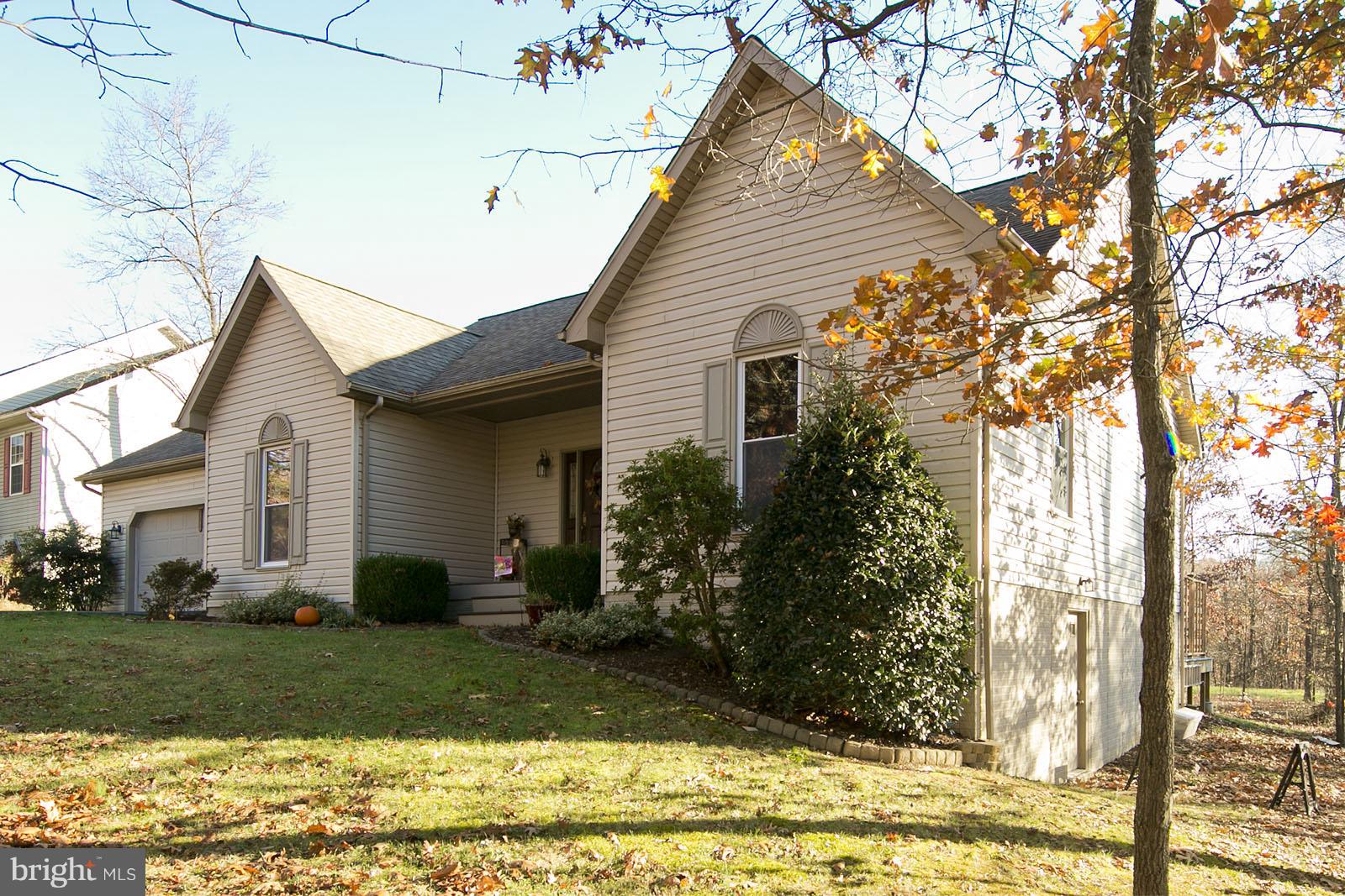 135 Holiday Road Cross Junction, VA 22625 - Photo 2 of 30 Exterior (Front)
