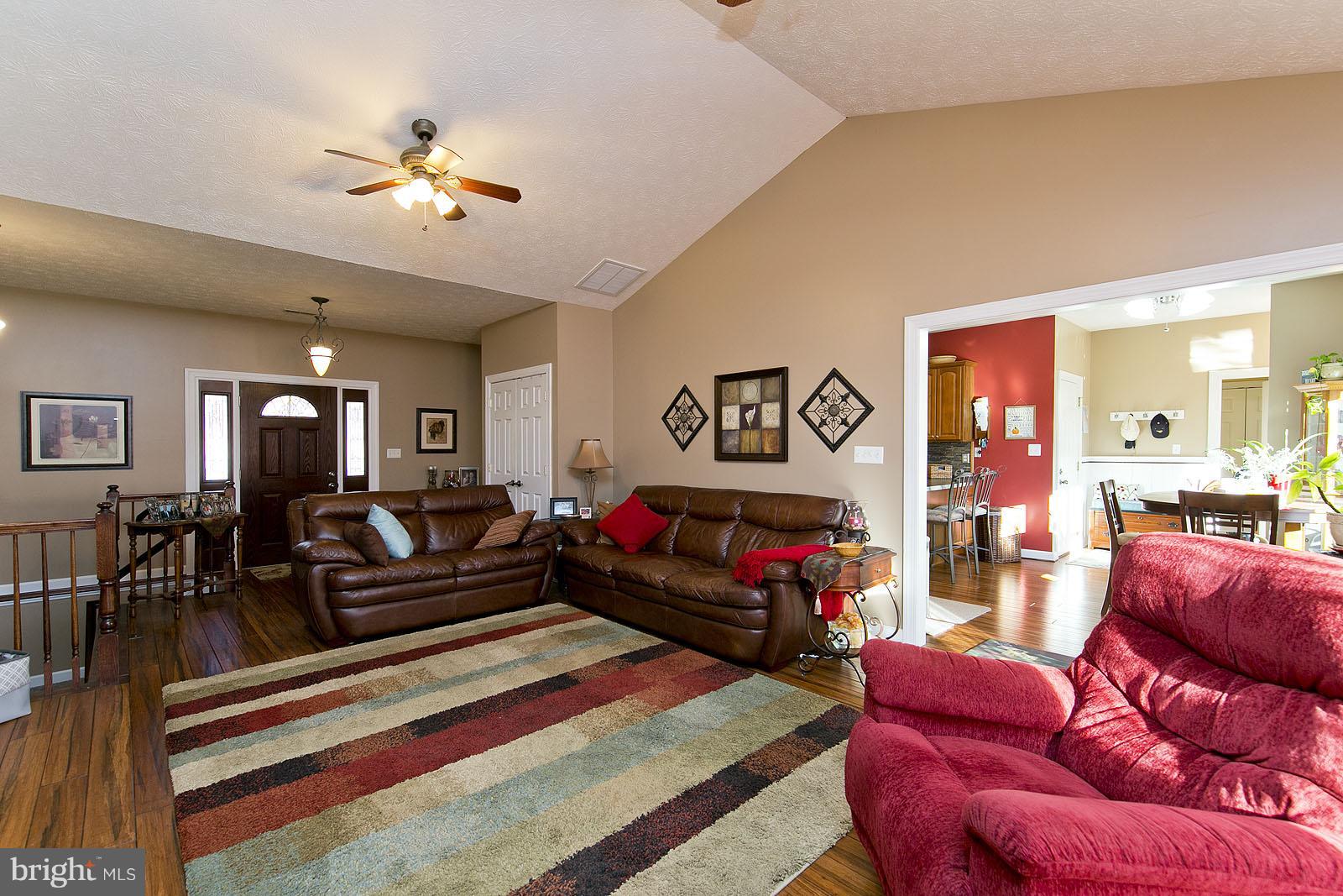 135 Holiday Road Cross Junction, VA 22625 - Photo 15 of 30 Family Room