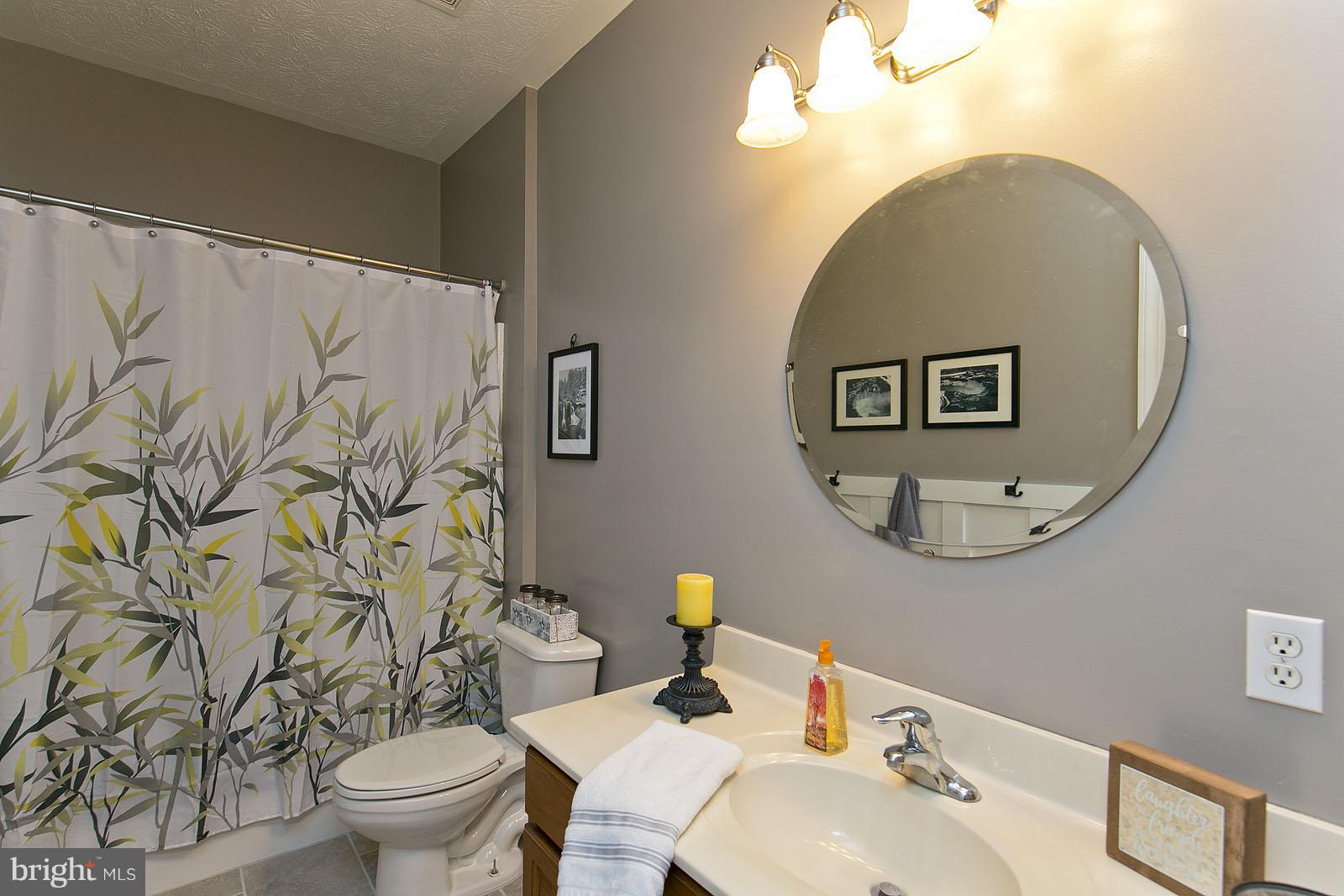 135 Holiday Road Cross Junction, VA 22625 - Photo 20 of 30 Bath