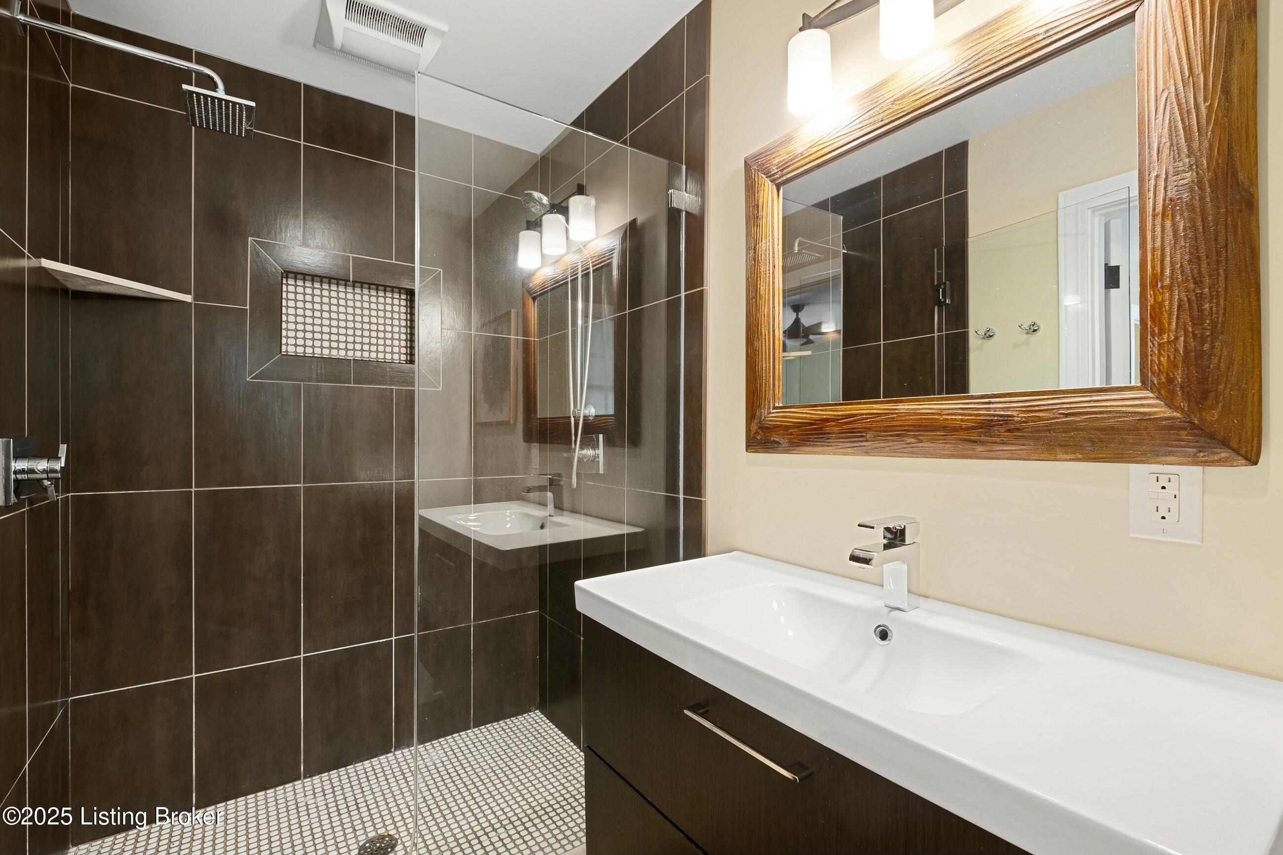 5304 Indian Crest Road Louisville, KY 40207 - Photo 19 of 42 tempImagePYimr4