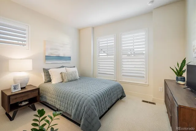 $800,000 | 8263 South Queen Street, Littleton, CO 80127