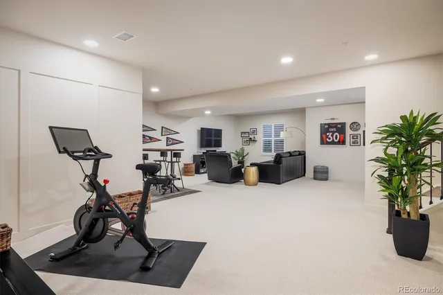 $800,000 | 8263 South Queen Street, Littleton, CO 80127