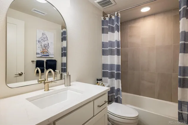 $800,000 | 8263 South Queen Street, Littleton, CO 80127