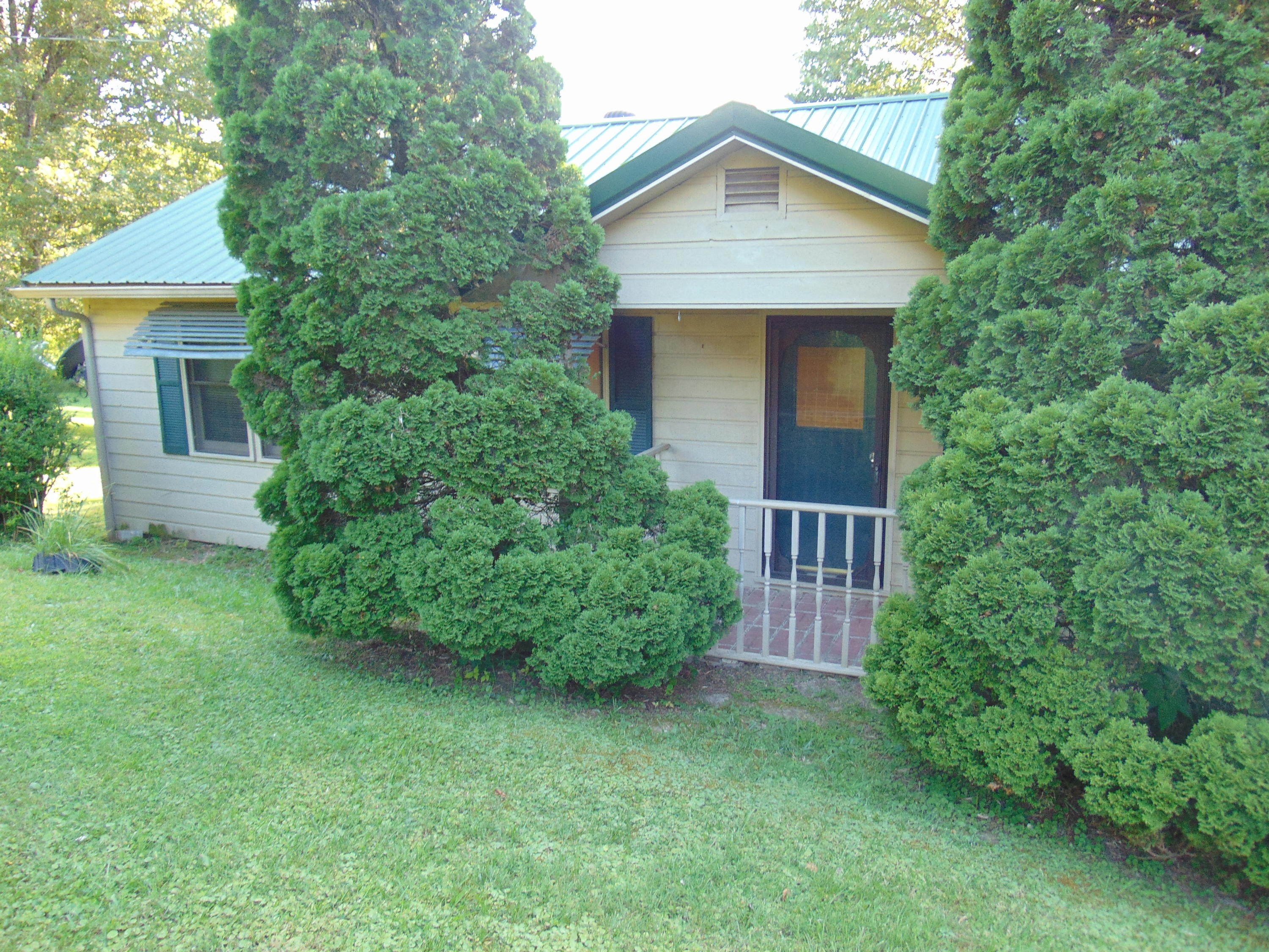 134 River Road Harrogate, TN 37752 - Photo 3 of 10 DSC00900