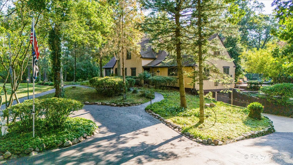 4915 Terra Cotta Road Crystal Lake, IL 60012 - Photo 82 of 93 a view of a fountain in front of a house