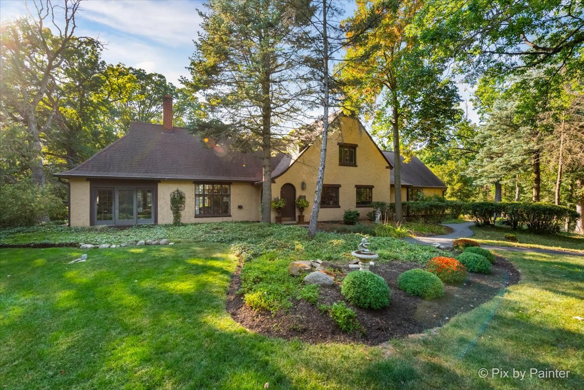 4915 Terra Cotta Road Crystal Lake, IL 60012 - Photo 84 of 93 a aerial view of a house with swimming pool next to a big yard