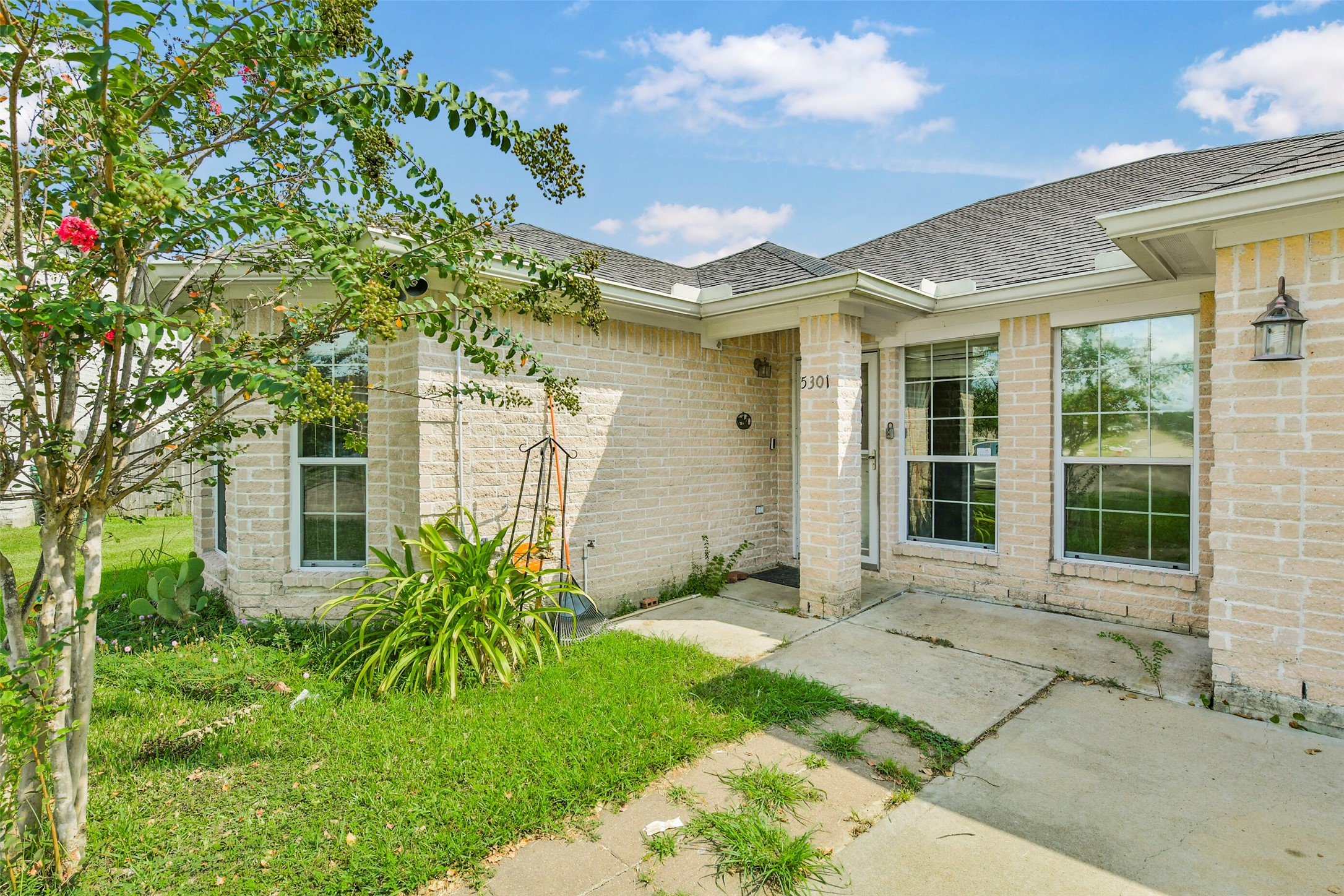 5301 Rio San Juan Street Rosharon, TX 77583 - Photo 4 of 27 Gallery Image 4