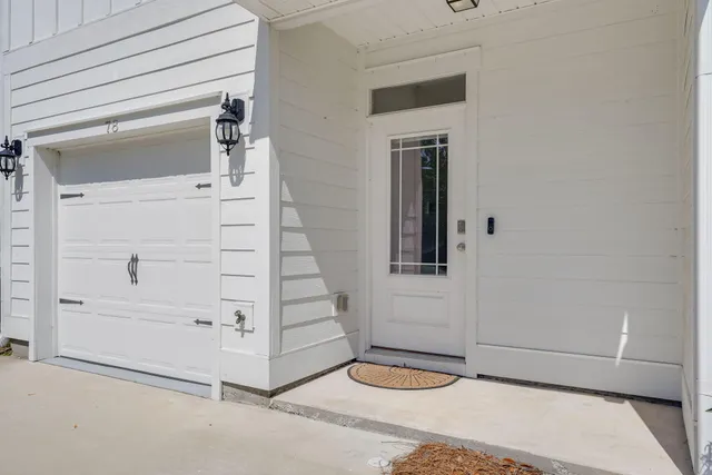 a view of a hallway with closet