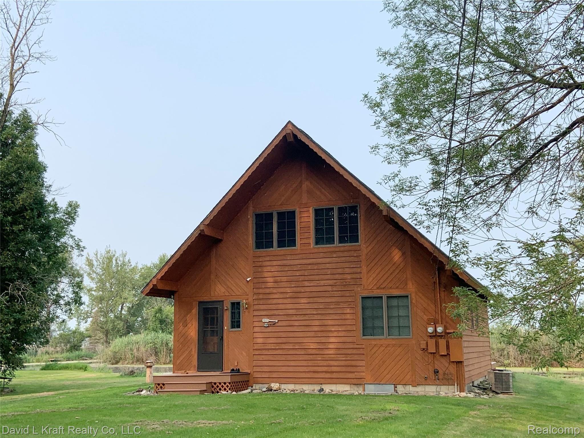 8554 Chapin Road Pigeon, MI 48755 - Photo 4 of 22 8554ChapinBack2.jpeg