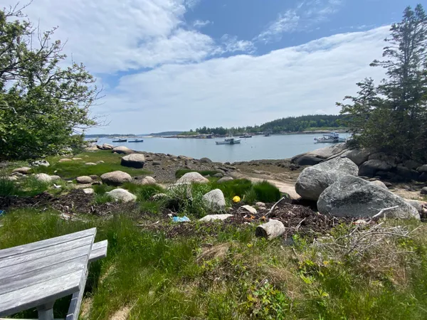 $1,175,000 | 31 Green Head Lane, Stonington, ME 04681