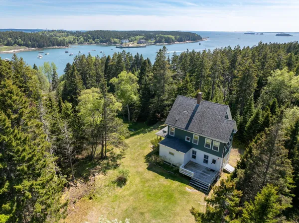$1,175,000 | 31 Green Head Lane, Stonington, ME 04681