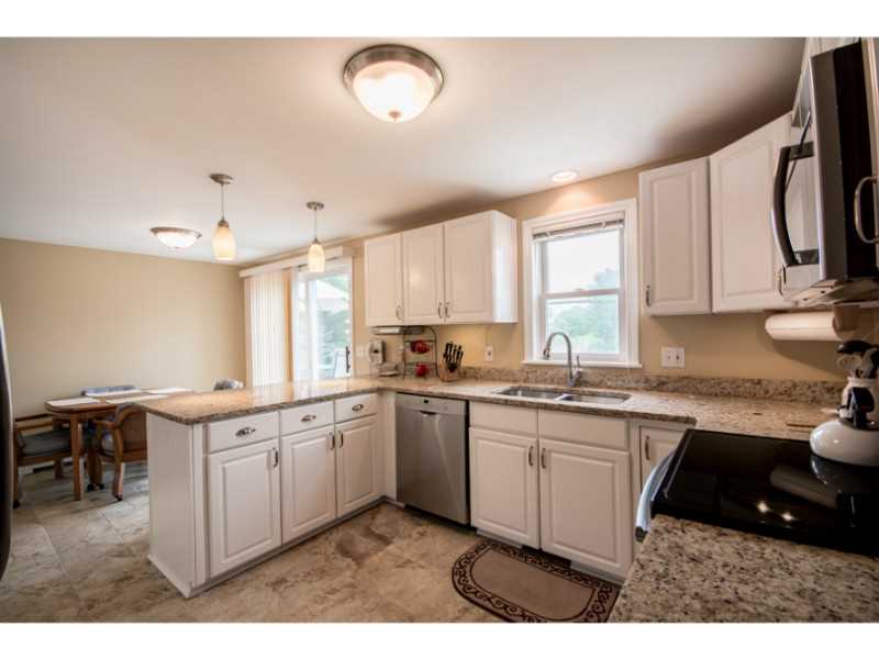 155 Spring Hill Road Portsmouth, RI 02871 - Photo 4 of 25 Kitchen.