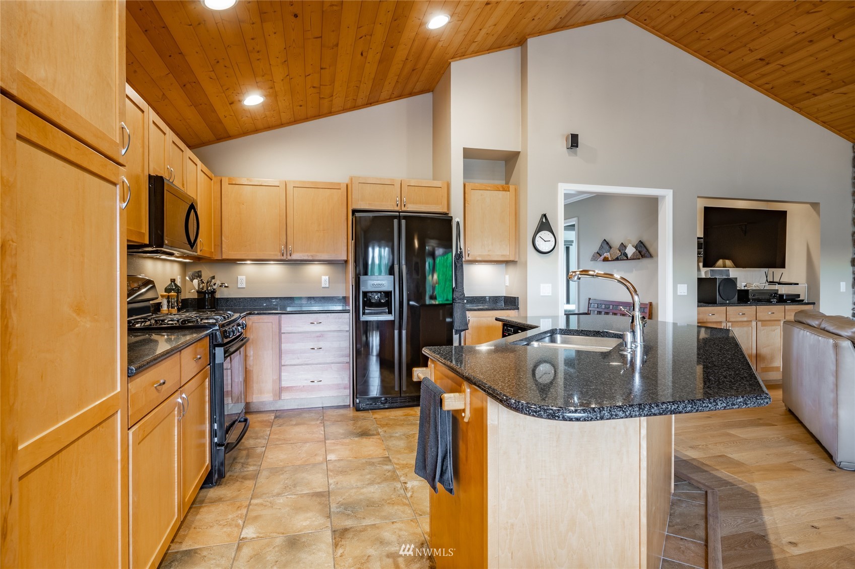 8153 Cowichan Road Blaine, WA 98230 - Photo 11 of 40 Gallery Image 11