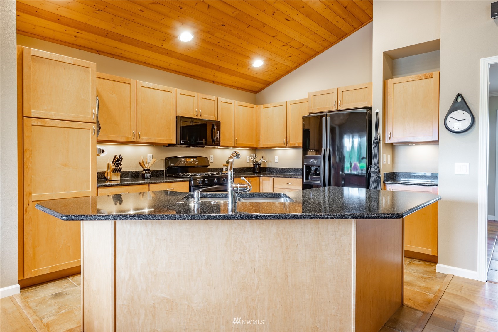 8153 Cowichan Road Blaine, WA 98230 - Photo 12 of 40 Gallery Image 12